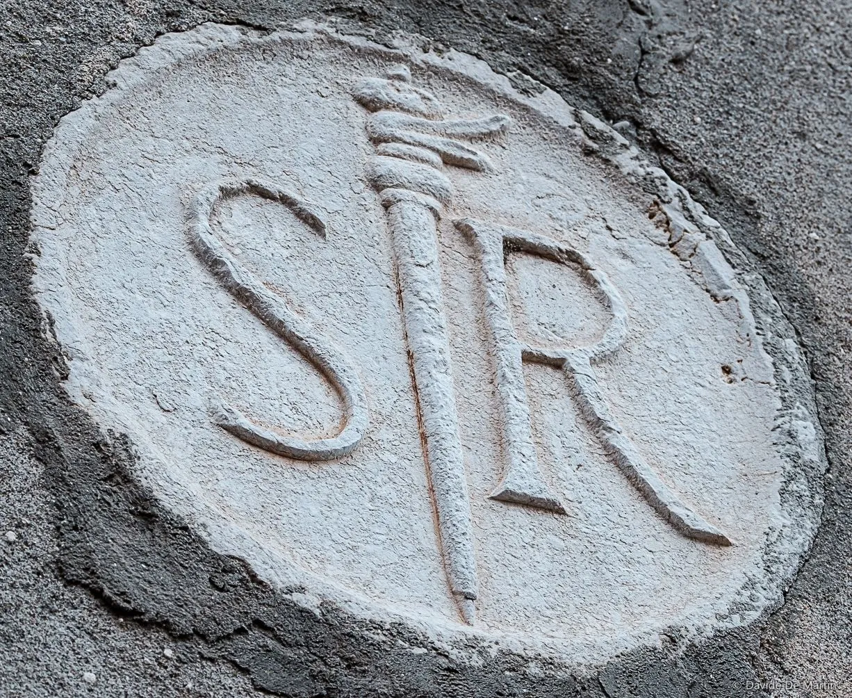 Simbolo di confraternita, Calle del Tabaco o del Figher, Cannaregio