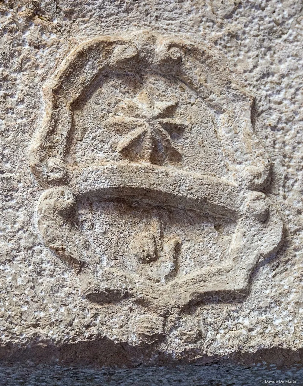 Stemma Lin, Calle dei Santi, Castello