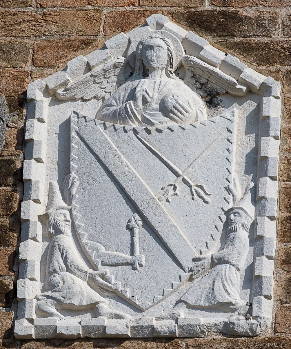 Stemma, Rio Terà Garibaldi, Castello