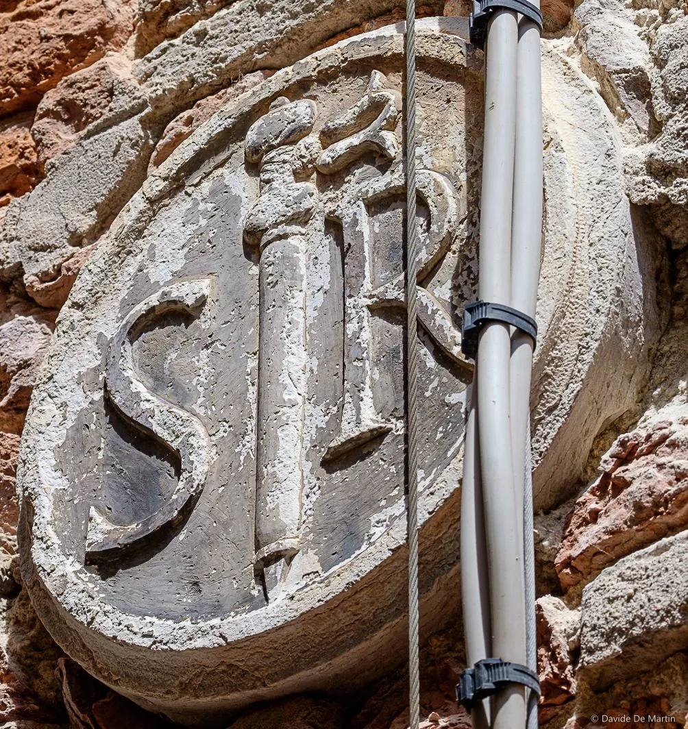 Simbolo di confraternita, Calle Bosello, Castello